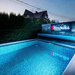 度假村 Weronika - Podgrzewany Basen Zewnetrzny Sniadanie I Jacuzzi W Cenie